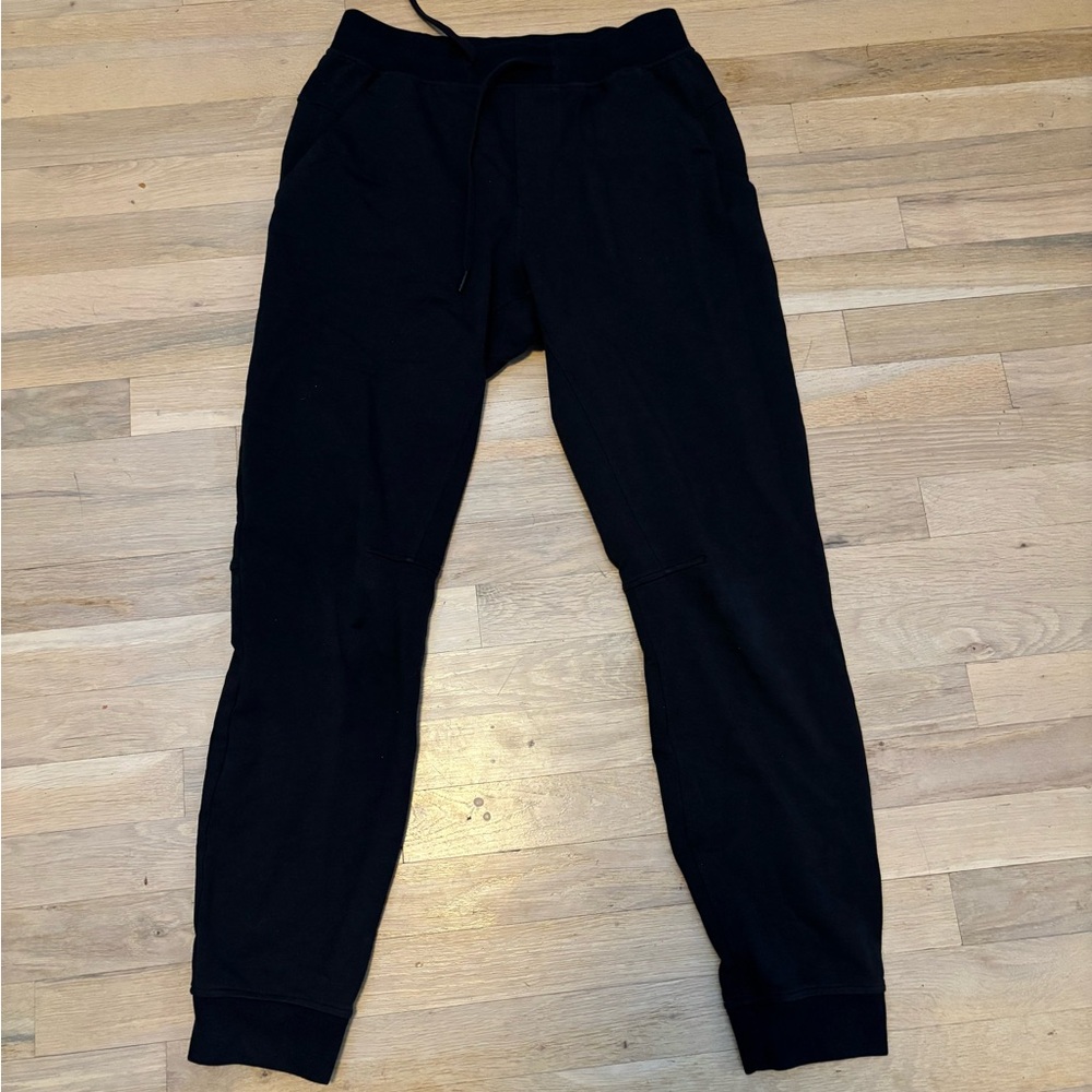Women’s lululemon small sweat Pants